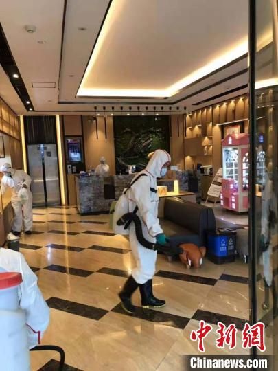 浙江温州集中隔离人员生活观察：有吃有住 环境很好