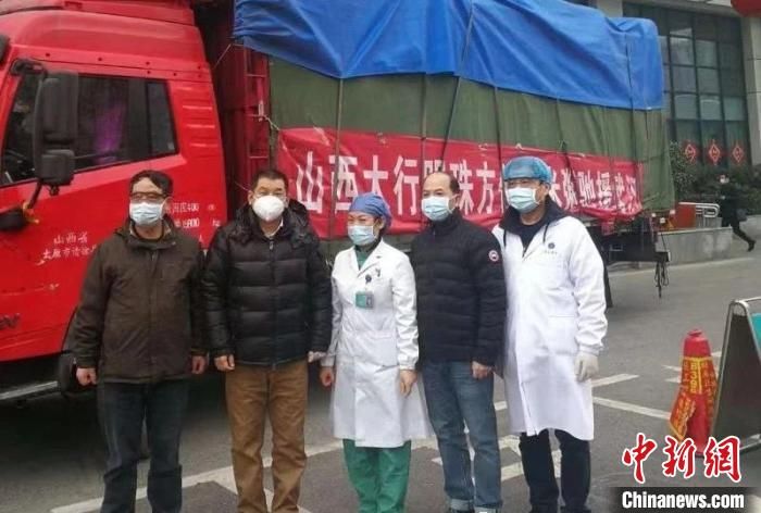 山西一企业直送2万余桶方便小米粥至武汉协和医院