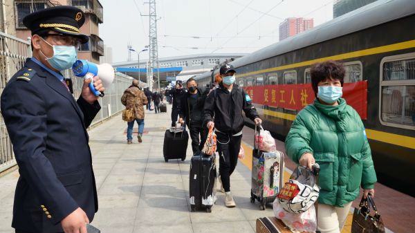 美媒关注：破解疫情期间“复工难” 中国企业有哪些新招？