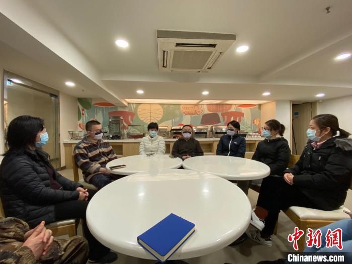 上海驰援武汉医学心理科专家为医疗队队员铸就“心灵铠甲”