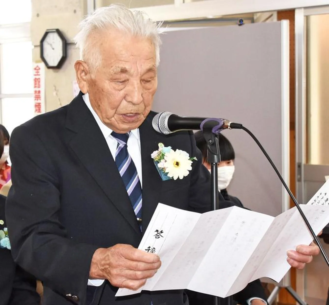 活到老学到老!日本86岁白发毕业生参加人生首场毕业典礼