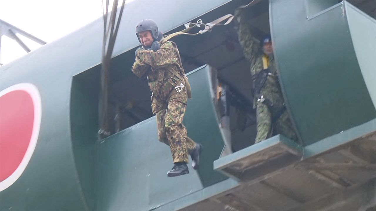 河野太郎他跳下去了！