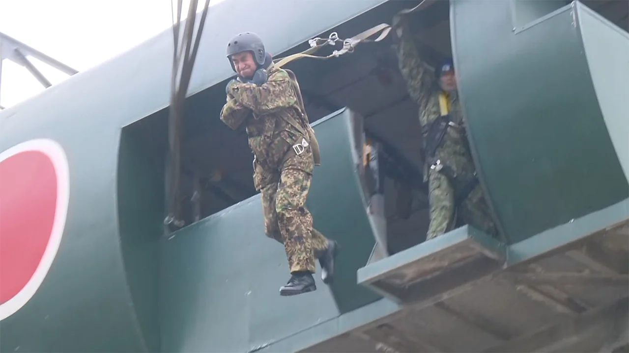 河野太郎他跳下去了!