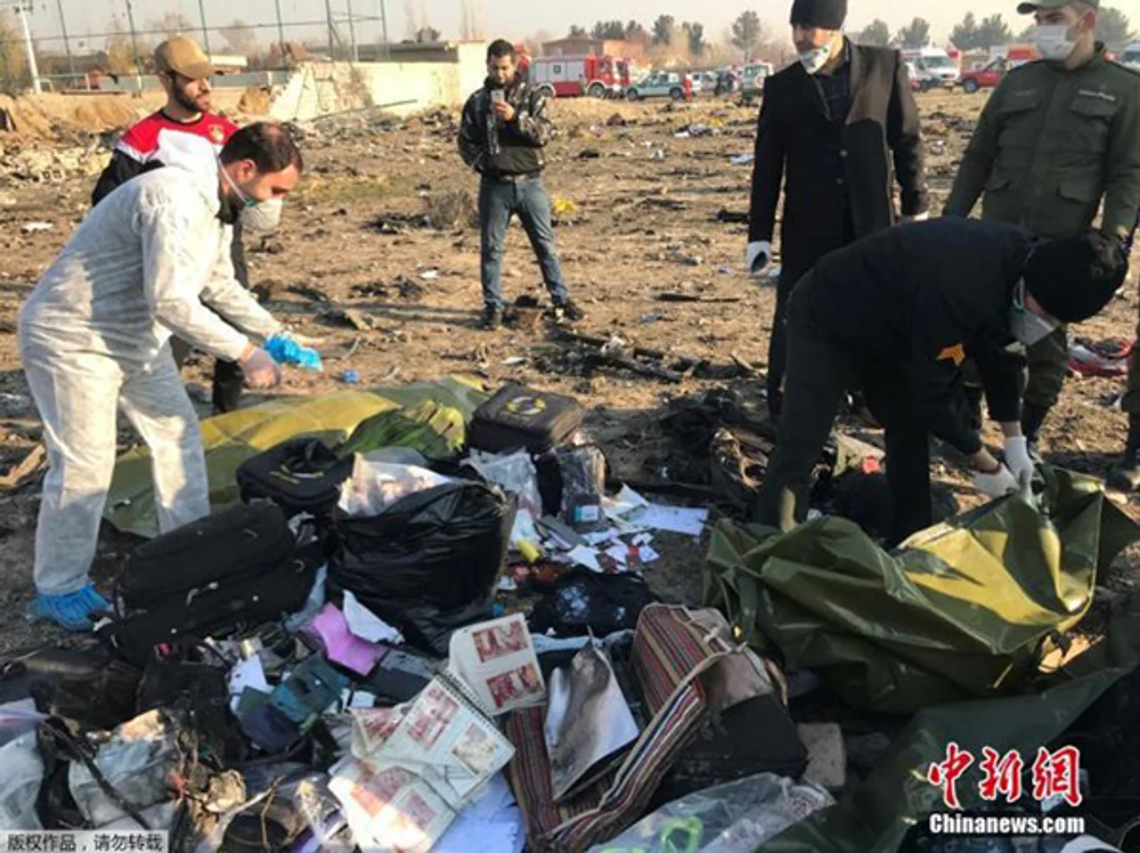 乌克兰客机坠毁无人生还,乌总统宣布1月9日为悼念日