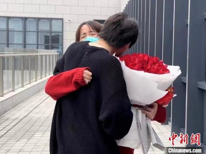 浙江女孩因抗疫缺席两次求婚：今天我圆梦了