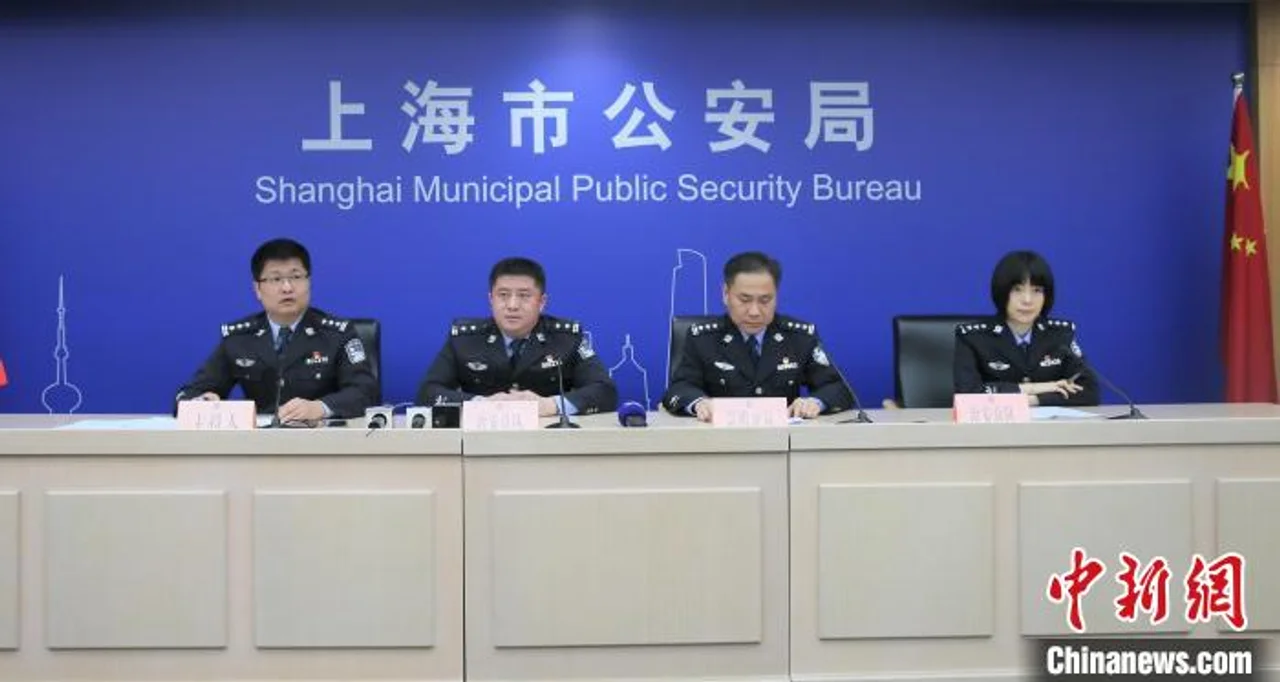 上海警方强化烟花爆竹安全管控