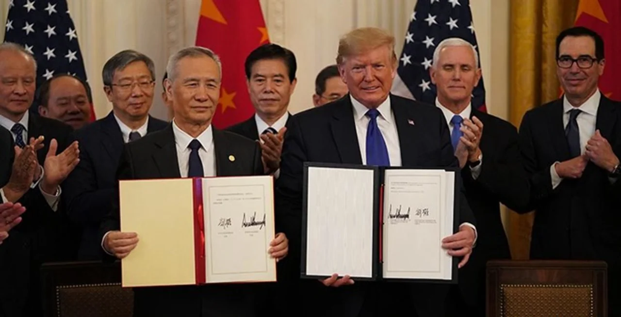 中美第一阶段经贸协议签署仪式在华盛顿举行