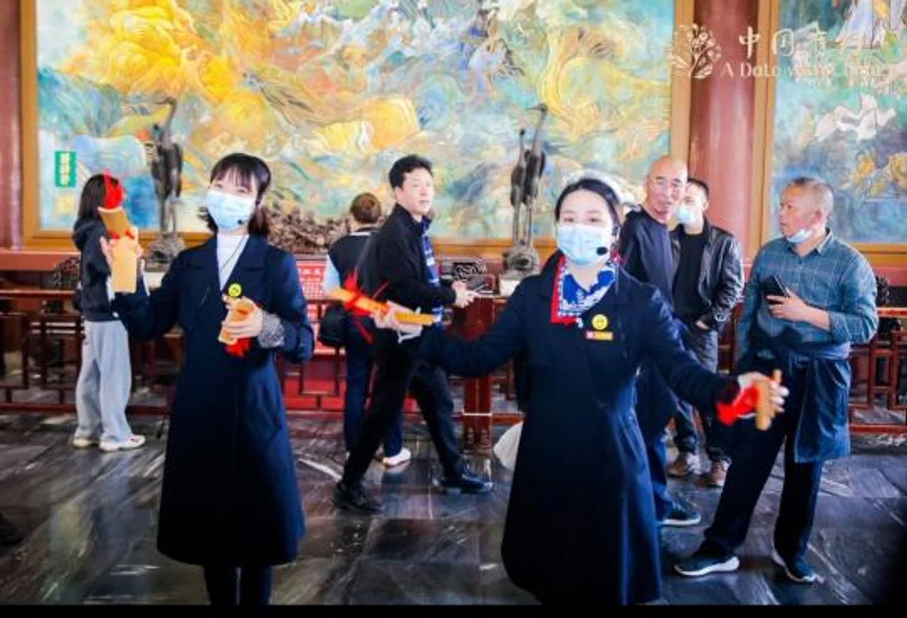 “中国有约”湖北首站来到黄鹤楼,打快板说武汉风情,记者们直呼“有才”