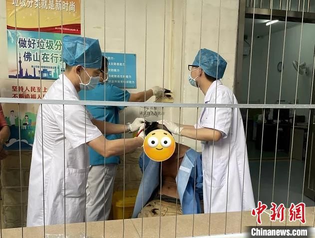 只因人群中多看一眼 佛山外卖小哥找回失踪十年亲哥