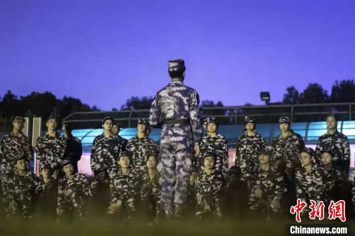 六年前受资助六年后助人 浙江宁波一学子将爱传递