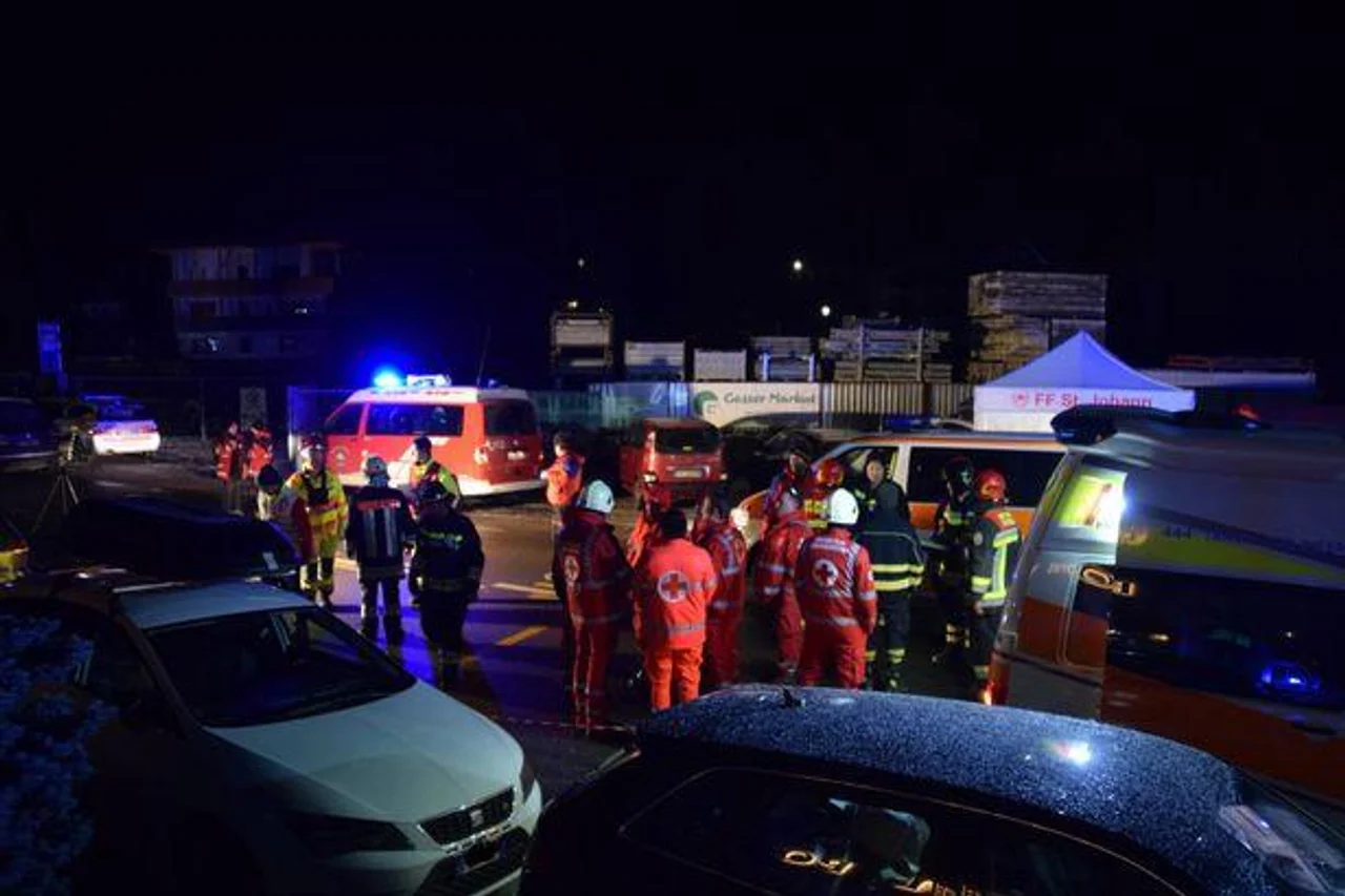 意大利一辆汽车撞向德国旅行团 致6死11伤