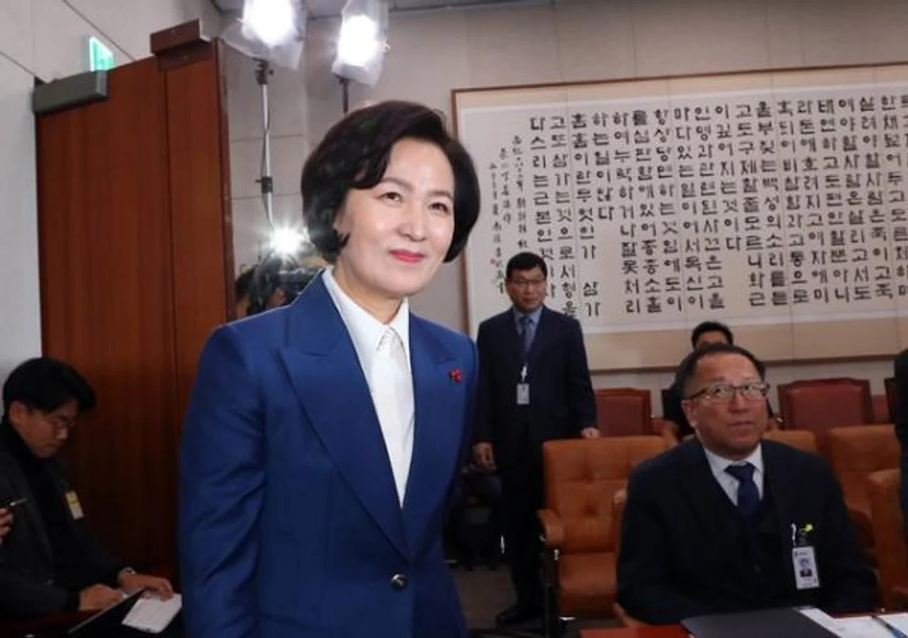 韩国第二位女司法部长诞生:法官出身,和朴槿惠是老乡