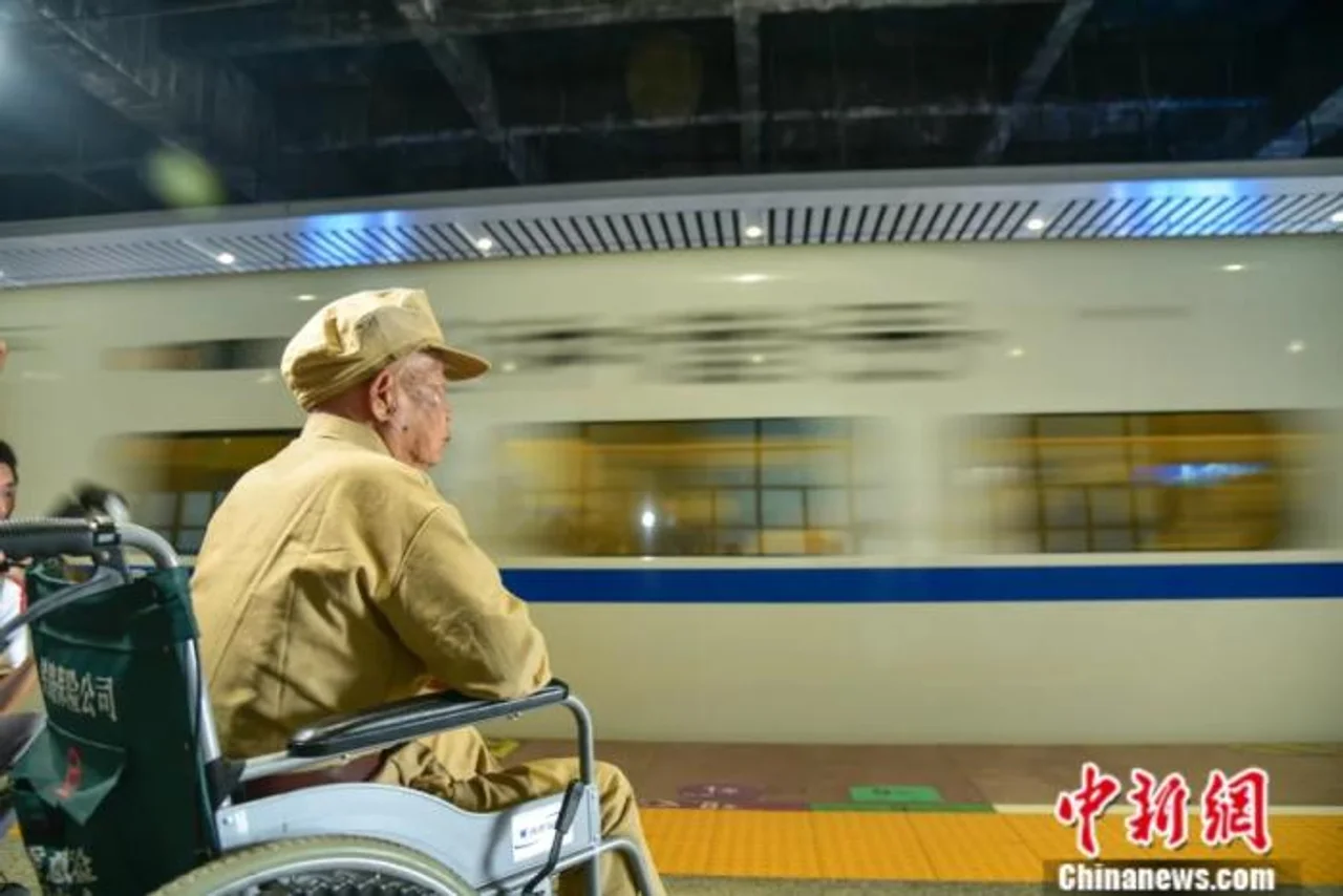 时隔70年,100岁老兵终于见到抗美援朝时的战友