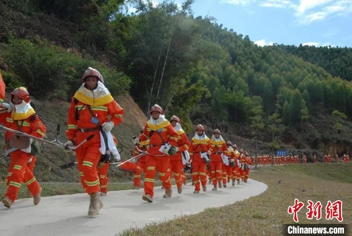 广东加强防范全省火灾及应对强对流天气