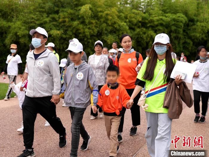 全国助残日：70组特殊孩子家庭西安健步走