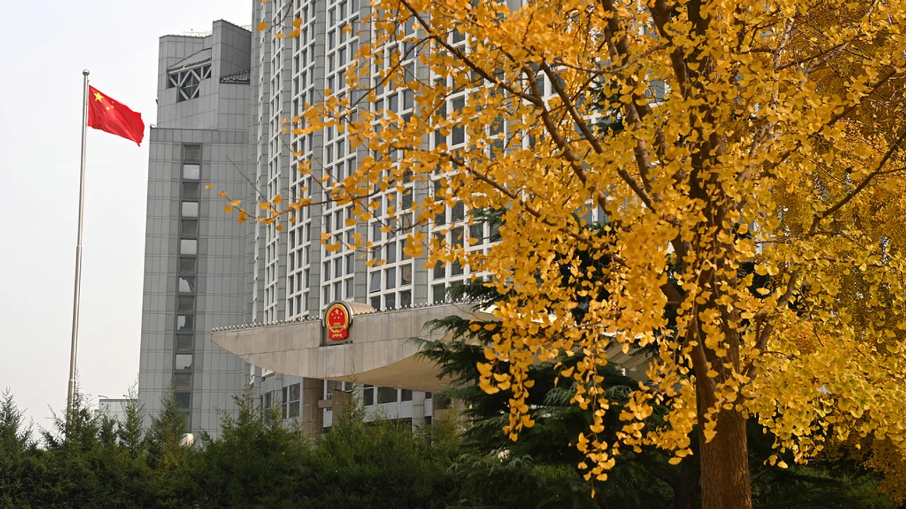 外交部辟谣美方所谓解放军SARS内部文件