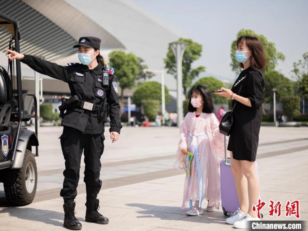 重庆双警家庭的“双倍坚守”:只为群众平安过节
