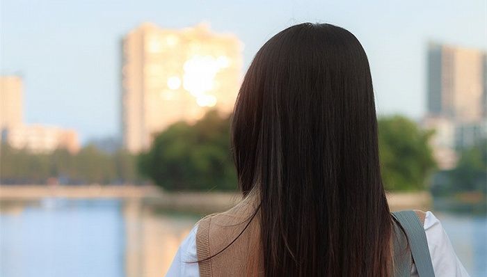 “女子取快递被造谣出轨案”两被告人获缓刑，受害者：道歉已经太...