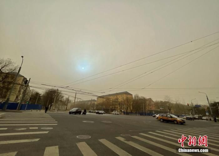 北方遭大范围严重沙尘污染袭击 北京等多个城市爆表