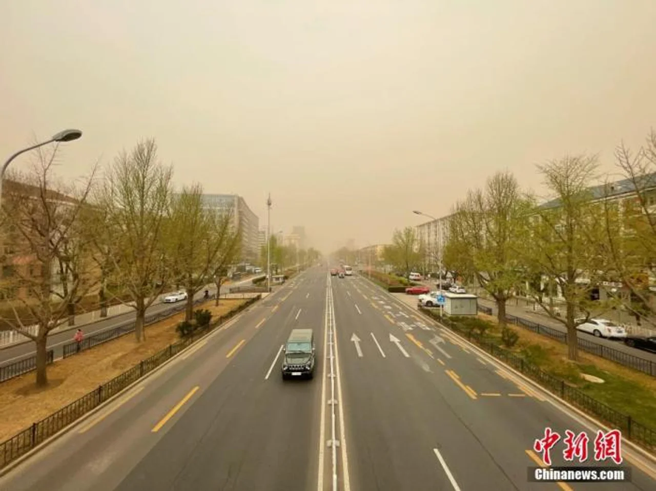 沙尘天气防护提示:外出应佩戴N95口罩、防风眼镜等