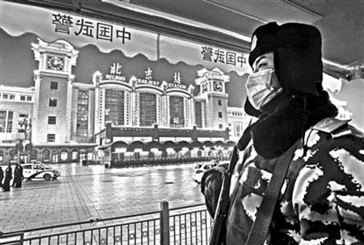 北京站执勤武警:跨年钟声一听就是7年