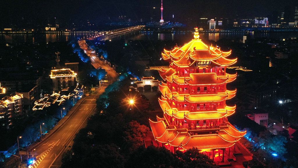外媒：受抗疫成功鼓舞的中国年轻人以国为傲
