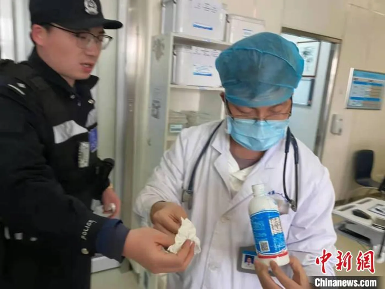 与死神赛跑 民警3分钟送医挽救轻生女子生命