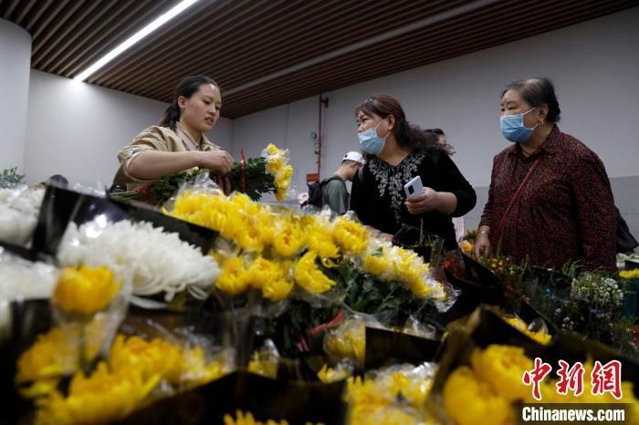 瑞丽疫情下的云南清明假期：多地旅游火热 文明祭扫成新风