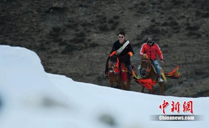 他们四年“绕”地球3.5圈，只为了…… 