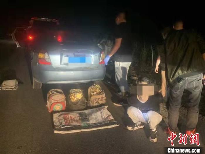 云南两地警方联合破获一起特大运输毒品案 缴获冰毒23.44公斤