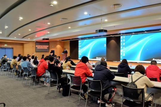 化危为机，补齐短板，不断完善公共卫生体系建设