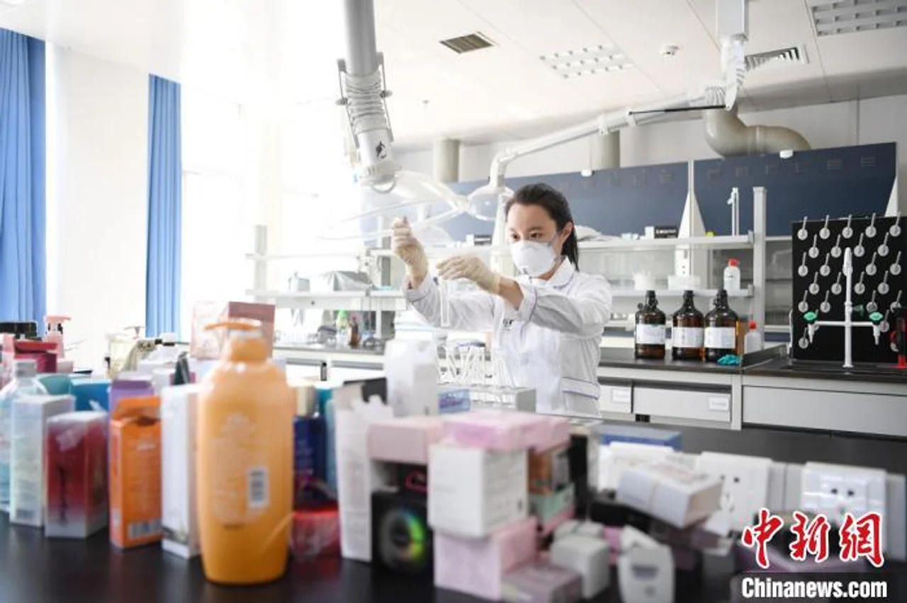 如何为“美丽事业”护航?化妆品检验精密度达大米10亿分之一