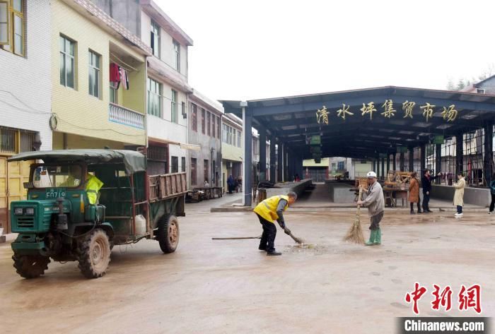 湖南沅陵“爱自拍”的村支书：借力短视频扮靓苗乡