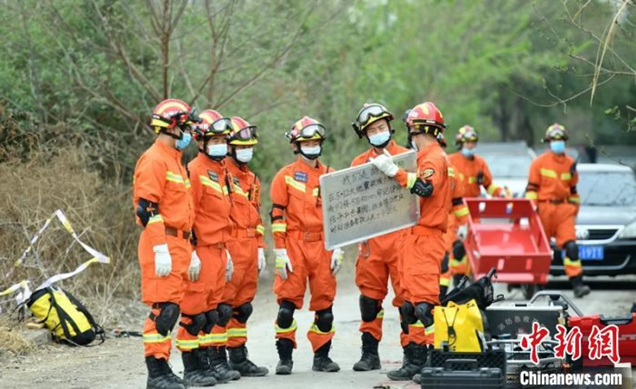 四川举行跨区域地震救援实战演练 首次用单兵机械外骨骼装备