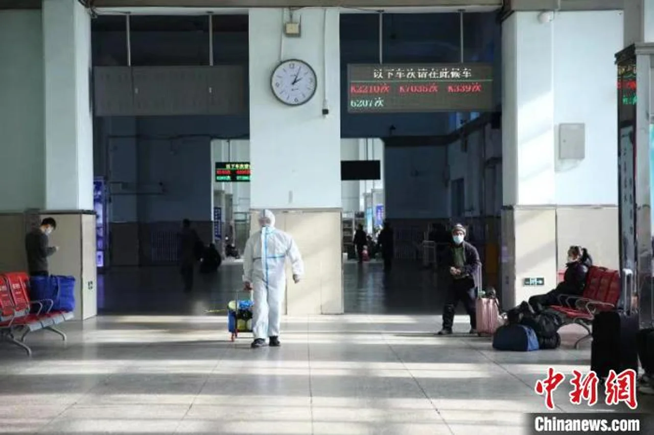 全国首趟备春耕专列开行