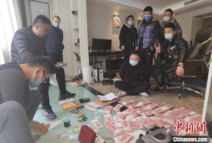 重庆破获特大网络炒期货诈骗案 抓获犯罪嫌疑人216人