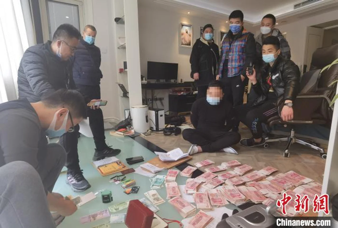 重庆破获特大网络炒期货诈骗案 抓获犯罪嫌疑人216人