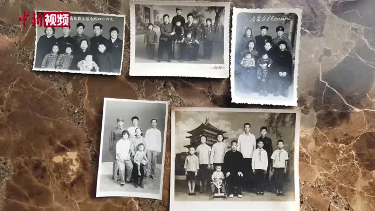 西安男子收藏近五千张全家福照片 见证“流金岁月”