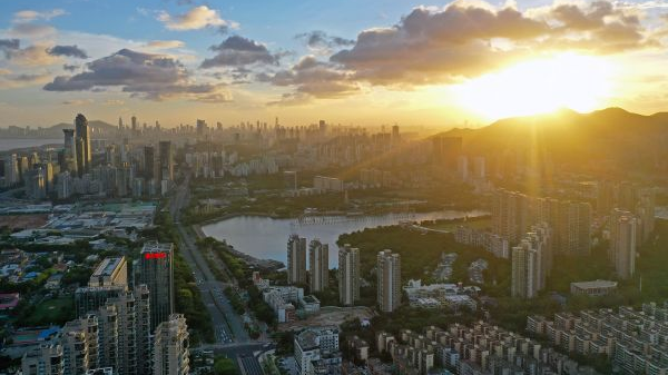 港媒评述：中国绘就高质量增长路线图