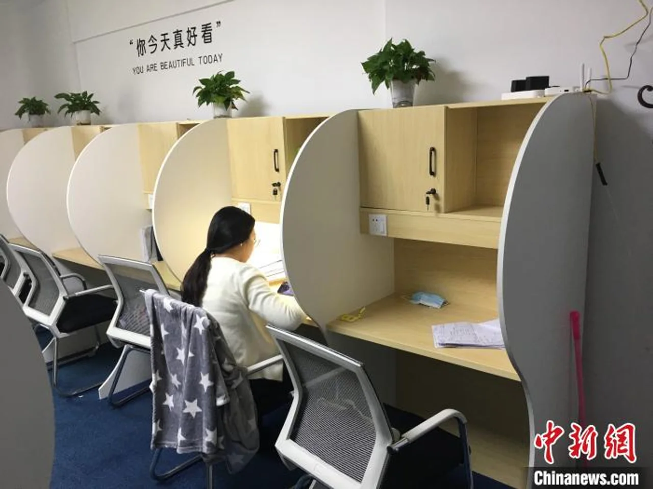 “花钱买安静”海口付费共享自习室成阅读学习新潮地