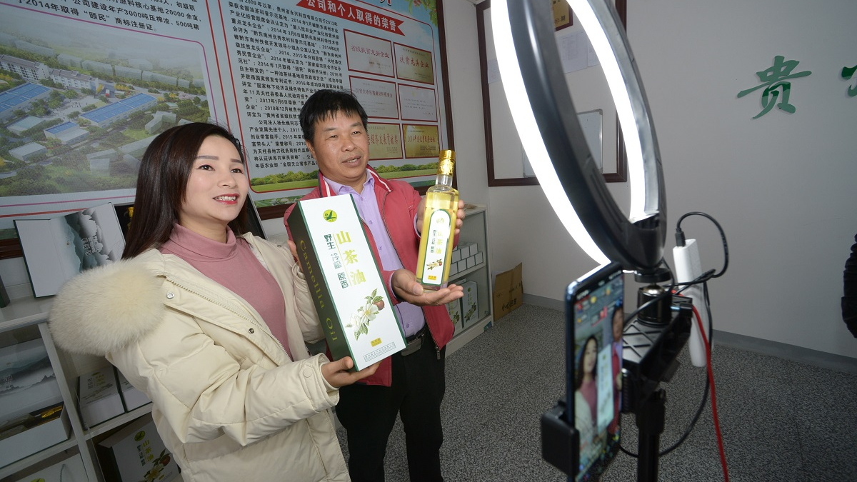 肯尼亚学者：中国脱贫提供“良好经验”