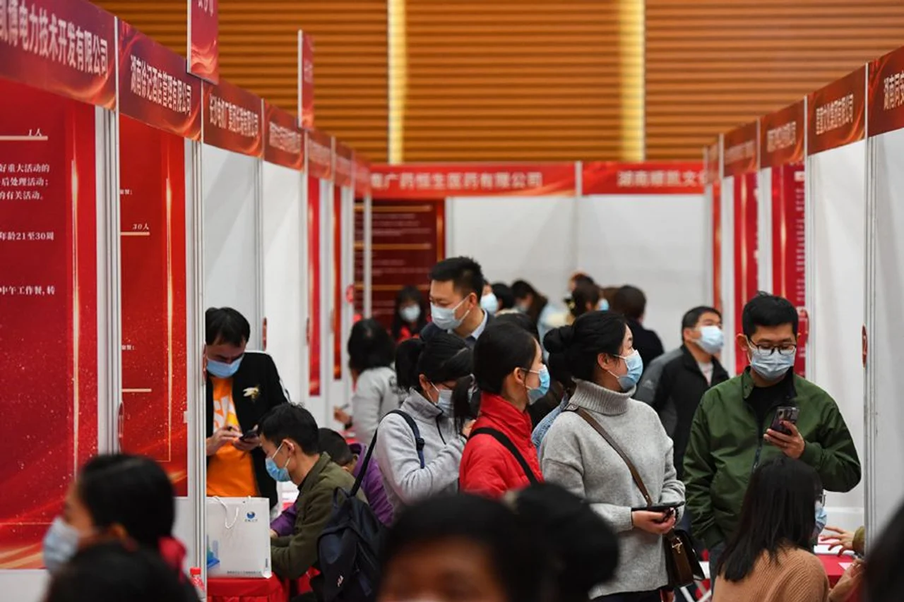 35岁成职场荣枯线:你是人力资源,还是人力成本?