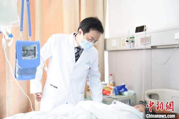 深夜救火不留名 杭州医生被授予“见义勇为积极分子”