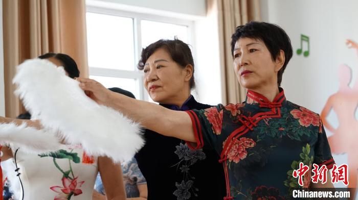 甘肃政协委员忧心“养老贵” 吁建普世康养助“老有所依”