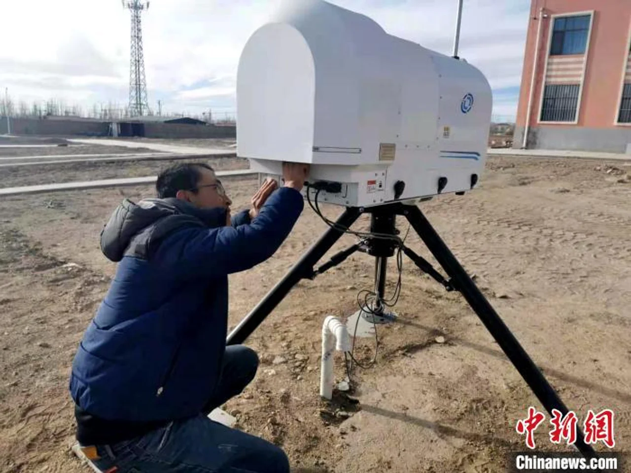 青海茫崖完成青藏高原综合考察科研仪器布设