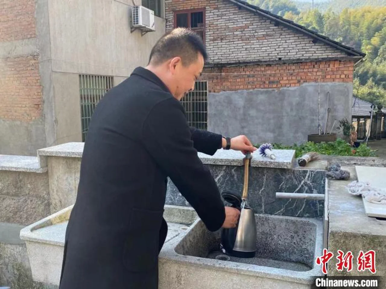 当幸福来敲门:从《富春山居图》看见中国小康梦