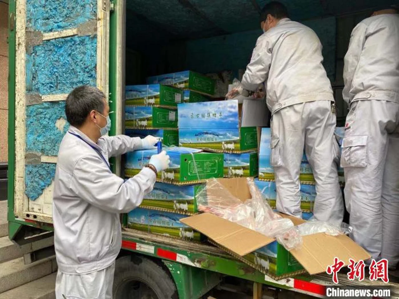 蒙古国羊肉送至浙江 援鄂医护:抗疫历历在目