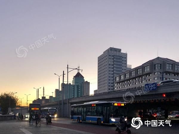 冷！今日北京大部地区最高气温仅8℃ 周末雨雪或再来袭