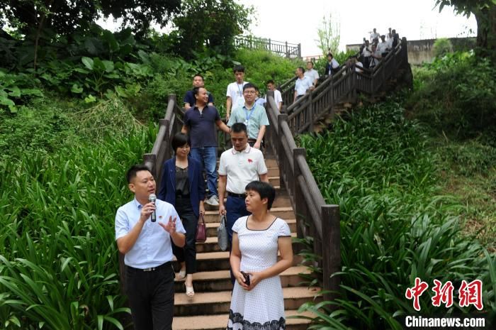 “脱贫振兴八闽行”活动走进福建华安