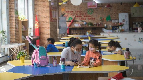 外媒报道：“伤城”武汉成中国示范之地
